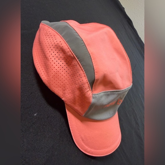 New balance Unisex 5 Panel running hat Reflective UV Salmon And Gray